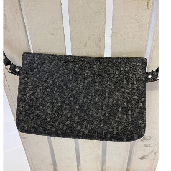 MICHAEL KORS SIGNATURE PRINT SAFFIANO LEATHER FANNY PACK - Picture 3 of 9